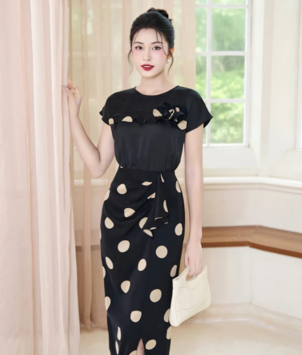 Quyên Ngọc Huyền Trang 1 Quyên Ngọc Huyền Trang